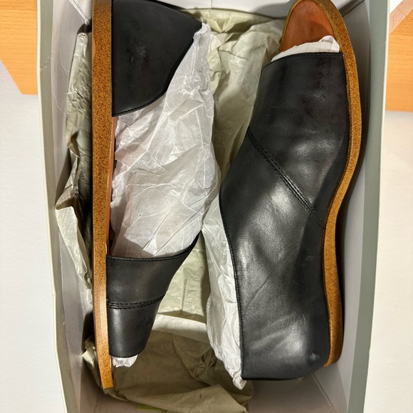 1. State black leather sandals, brand new new in box - Picture 7 of 7